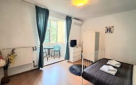 Închiriez garsoniera în regim hotelier unirii
